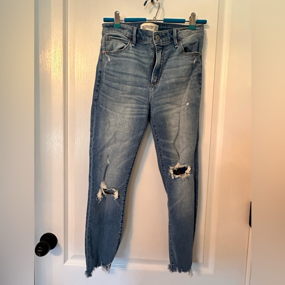 Ambercrombie&Fitch High Rise Super Skinny Distressed Women's Jeans - Size 27/4s